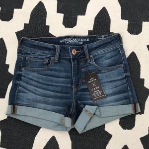 American Eagle Midi Low Rise Shorts